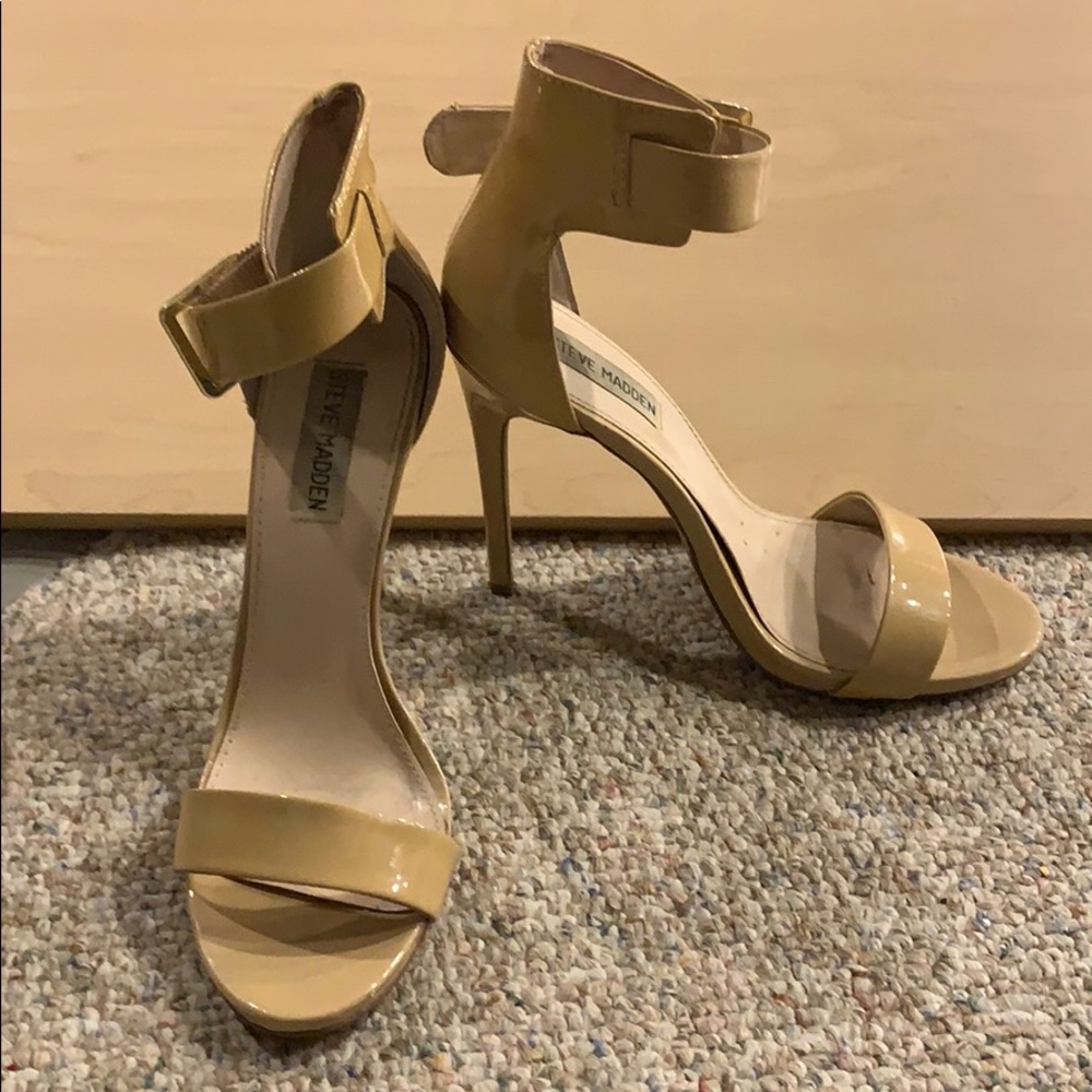 STEVE MADDEN NUDE STILETTOS